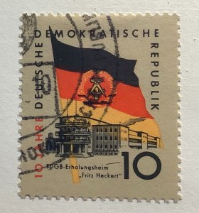 Germany DDR 1959 Scott 457 used - 10pf,  DDR' 10th Anniv, Flag & FDGB home