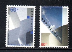 Netherlands Sc 810-811 Architects & Buildings stamp set mint NH