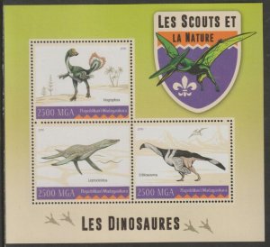 MADAGASCAR - 2016 - Dinosaurs - Perf 3v Sheet - MNH - Private Issue