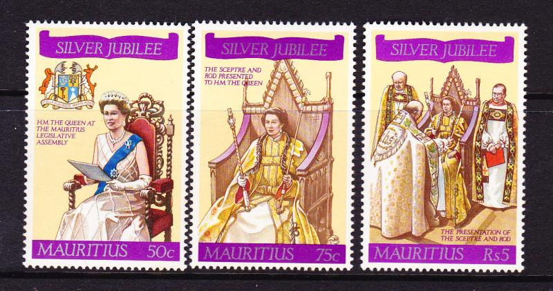 MAURITIUS 1977 QEII SILVER JUBILEE   SET 3 MNH