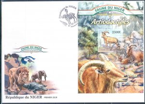 NIGER 2013 FAUNA OF AFRICA   HORNED ANIMALS  SOUVENIR SHEET FIRST DAY COVER