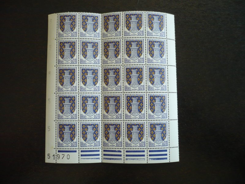 Stamps - France - Scott# 1091 - Mint Never Hinged Sheet of 25 Stamps