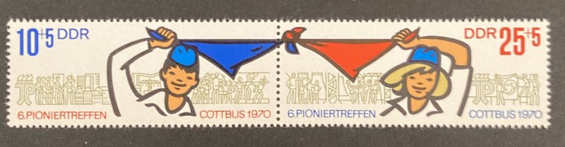 Germany DDR 1970 #b158a Pair, Youth Pioneer Meeting, MNH.