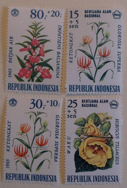 Indonesia B199-202  MNH Flower Topical Cat $2.20