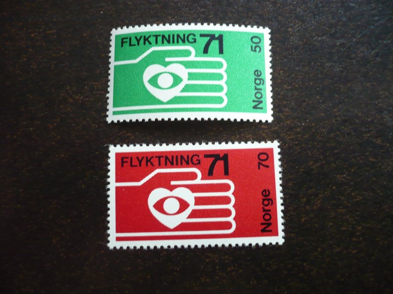 Stamps - Norway - Scott# 572-573 - Mint Never Hinged Set of 2 Stamps