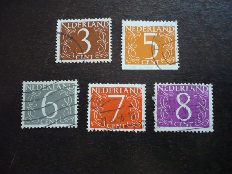 Stamps - Netherlands - Scott# 340-343a - Used Part Set of 5 Stamps