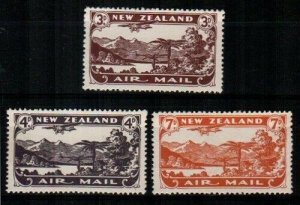 New Zealand Scott C1-3 Mint hinged