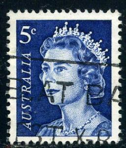 Australia - Scott #399 - 5c - Queen Elizabeth II - Used