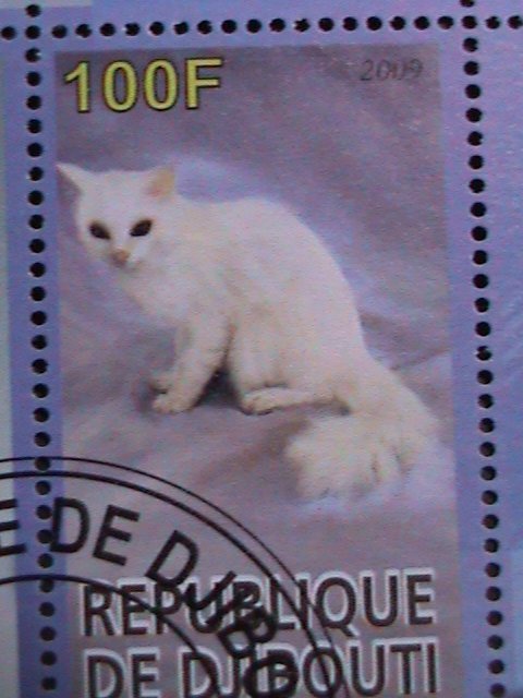 ​DJIBOUTI-2099 COLLECTIBLES-BEAUTIFUL CATS & LOVELY BUTTERFLIES-CTO S/S VF