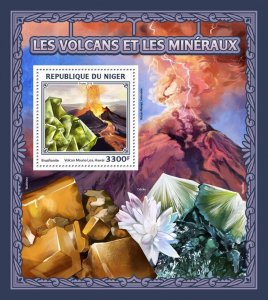 Volcanoes & Minerals Stamps Niger 2016 MNH Mauna Loa Volcano Brazilianite 1v S/S