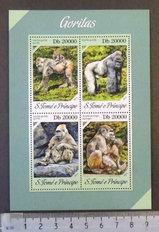 St Thomas 2013 gorillas apes animals m/sheet mnh 