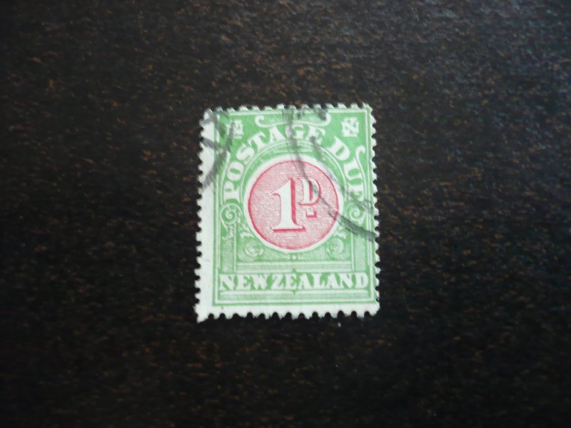 Stamps - New Zealand - Scott# J17 - Used Part Set of 1 Stamp