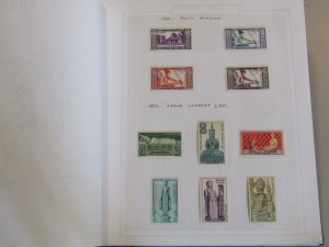 LAOS 1952-1973 Attractive mainly mint collection of sets - 37953