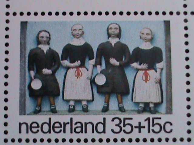 NETHERLANDS-1975-SC#B515a- ORPHANS-SURTAX FOR CHILD WELFARE MNH-S/S-VERY FINE