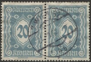 AUSTRIA 1922  20k Postage Due Sc J116  Used pair VF, Wien postmark