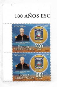 COLOMBIA 2009 CENTENARY OF WAR SUPERIOR SCHOOL  MILITARY COAT  VERTICAL PAIR MNH