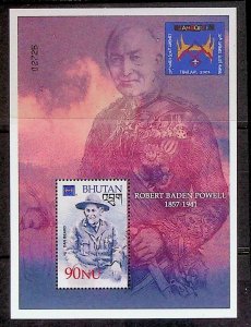 BHUTAN Sc 1365 NH SOUVENIR SHEET OF 2002 - SCOUTS - (ZN25)