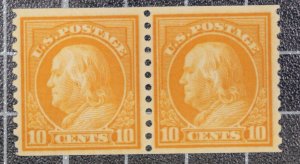 Scott 497 - 10 Cents Franklin - MNH - Coil Pair - SCV $85.00