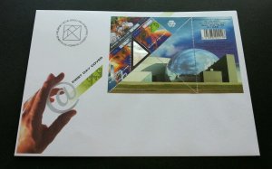 Finland Millennium 2000 Earth Technology Hand (FDC *Hologram *odd shape *unusual