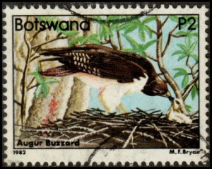 Botswana 320 - Used - 2p Augur Buzzard (1985) (cv $25.00) (1)