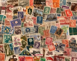 World Mixed Collection Mint + Used 100+ Items Good Value       (WM2)