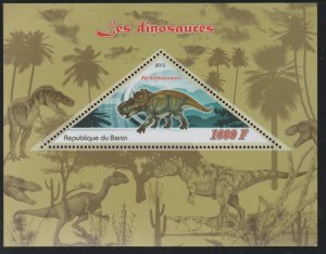 DINOSAURS  perf deluxe sheet with TRIANGULAR VALUE mnh