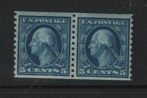 USA #458 Very Fine Mint Lightly Hinged Coil Pair