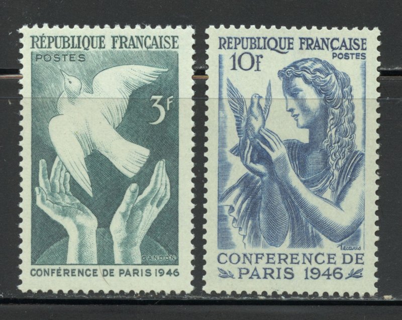 France Scott 566-67 MNHOG - 1946 Paris Peace Conference - SCV $0.50