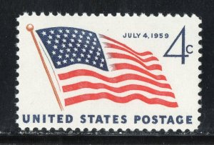 1132 * FLAG *   U.S. Postage Stamp  MNH