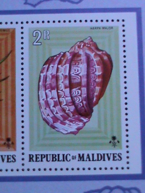 MALDIVES-ISLANDS-1975 SC# 541 BEAUTIFUL SEA SHELLS & COWRIES MNH SHEET VF