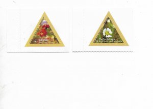 URUGUAY 2009 FLOWERS TRIANGULAR SELF ADHESIVE STAMPS 2 VALUES UNUSED 2009