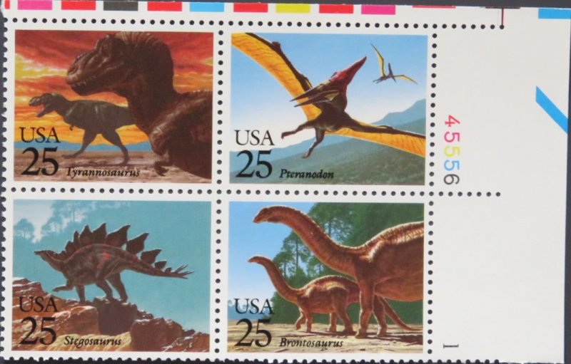 2422-25 25c Prehistoric Animals, PB (4) UR