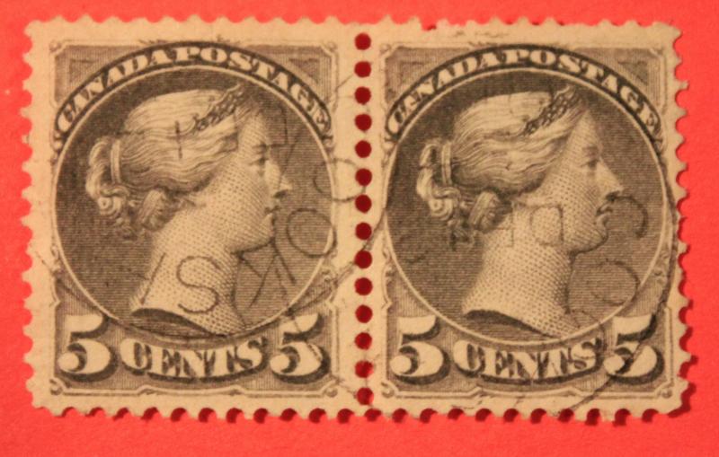 CANADA USED PAIR OF QUEEN VICTORIA 5 CENT SMALL QUEENS