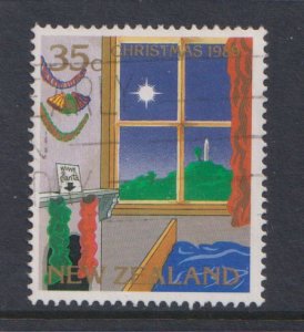 New Zealand  #960 used 1989  Christmas 35c