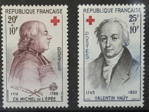 FRANCE 1959 RED CROSS  SG1148/9  LIGHTLY MOUNTED MINT