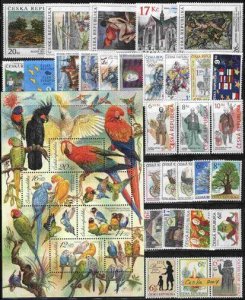 Czechoslovakia ( Ceska ) MNH Complete year 2004  30 stamps + 1 Souvenir sheet