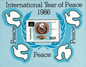 Tanzania 1986 - UN International Year of Peace - Souvenir Sheet - 355 - MNH