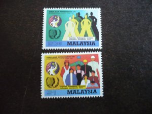 Stamps - Malaysia - Scott# 299-300 - Mint Hinged Set of 2 Stamps