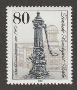9N482 Water pump MNH
