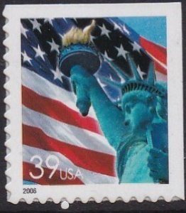 3985 Flag and Statue of Liberty MNH