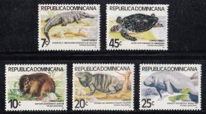 Dominican Republic Scott #835 & C314-C317 MH