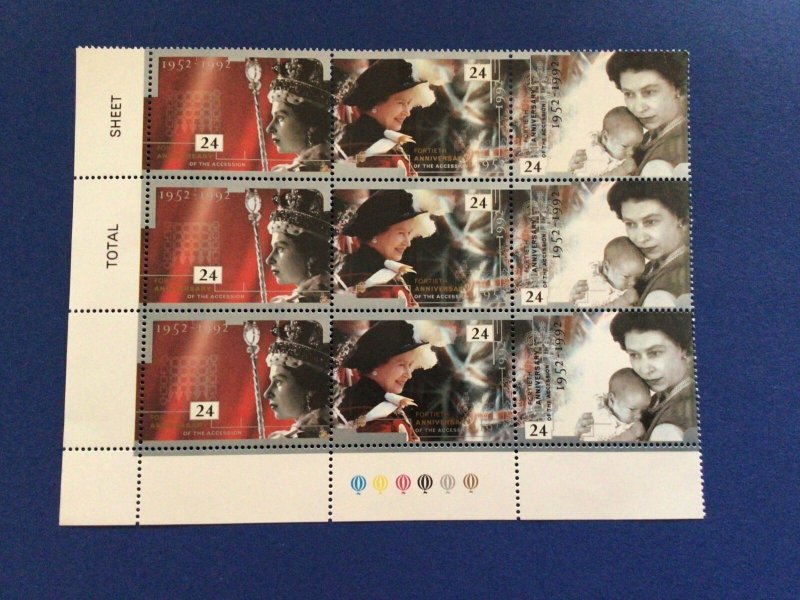 Great Britain Queen Elizabeth  mint never hinged stamps block  Ref 62185