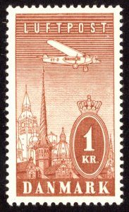 Denmark Scott C10 Unused hinged.
