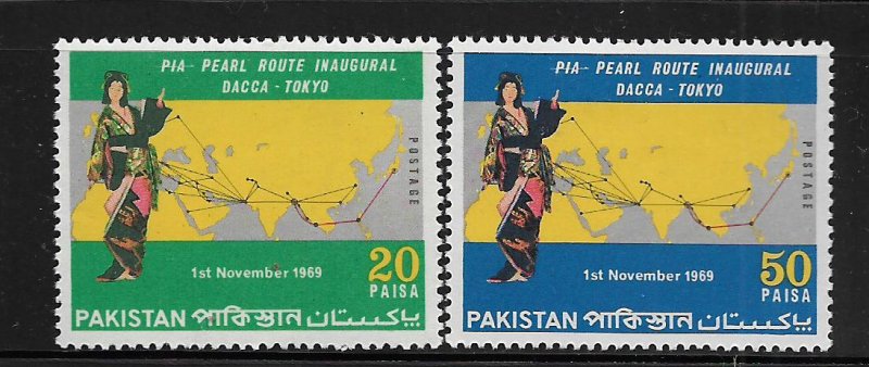 Pakistan 279-280 H 1969 japanese Doll, Map of Dacca-tokyo Pearl Route