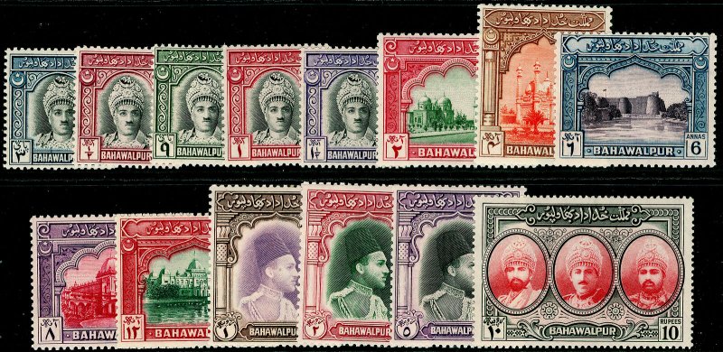 PAKISTAN SG19-32, COMPLETE SET, LH MINT. Cat £180.