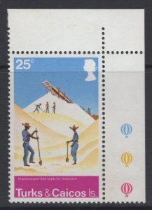 TURKS & CAICOS IS. SG441w 1975 SALT RAKING INDUSTRY 25c WMK INVERTED MNH