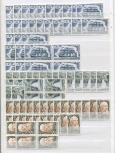 France Accumulation MNH CV$18400.00 1960-1999 Wholesale In 4 Albums