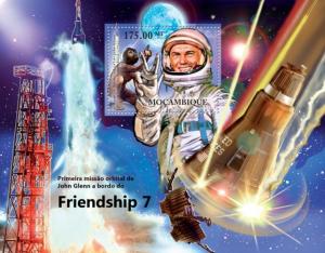 MOZAMBIQUE 2012 SHEET JOHN GLENN FRIENDSHIP SPACE ASTRONAUTS COSMONAUTS