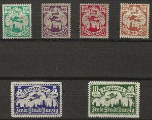 Danzig C4-9 Mint Hinged (Correct Perfs !!) (418671) 