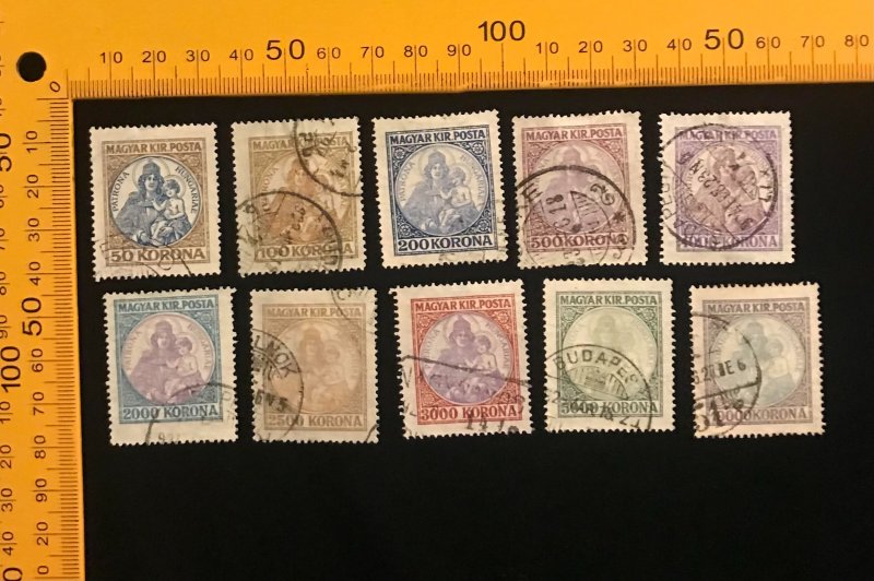 Hungary Scott 378 to 387 ( 1921- 1925 ) complete used set of 10